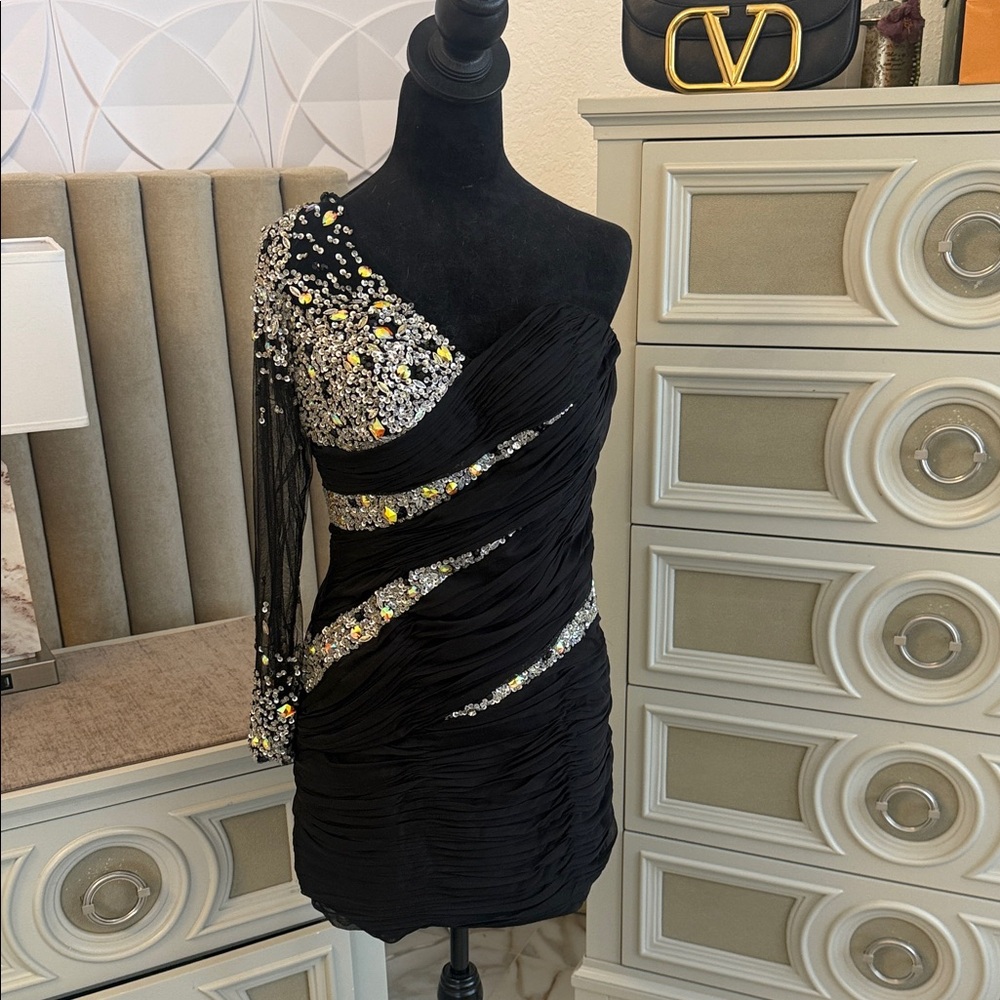 One shoulder rhinestones dress